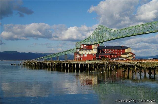 Cannery Pier Hotel & Spa Astoria Exterior photo